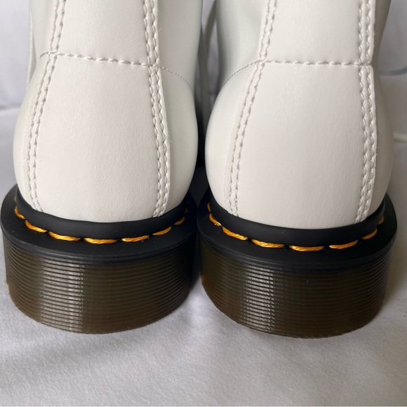 SOLD!!🧾🍒DOC MARTEN VEGAN LEATHER WHITE 1460 KEMBLE LACE UP BOOTS 7W/6M - Picture 6 of 15